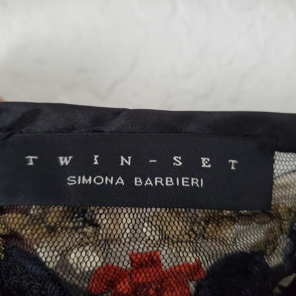 Twin-Set Simona Barbieri Black Lace Mesh 3D Applique Sleeveless Top - Picture 8 of 8